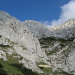 20130329-77-69-111-295px-Piatra_Craiului,_creasta_de_mijloc[1]
