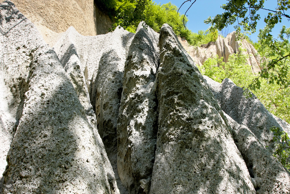 Piramidele-de-pamant-de-pe-Valea-Stancioiului-Ramnicu-Valcea_19