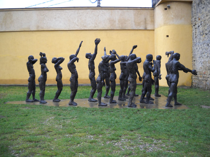 2-memorialul-durerii