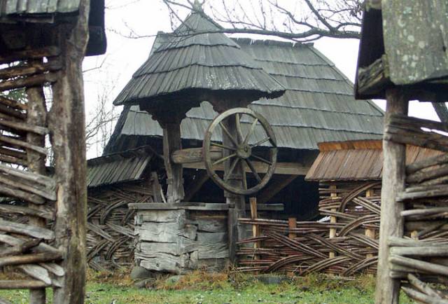 2011-05-0212__ro__ZA__muzeul satului (FP)