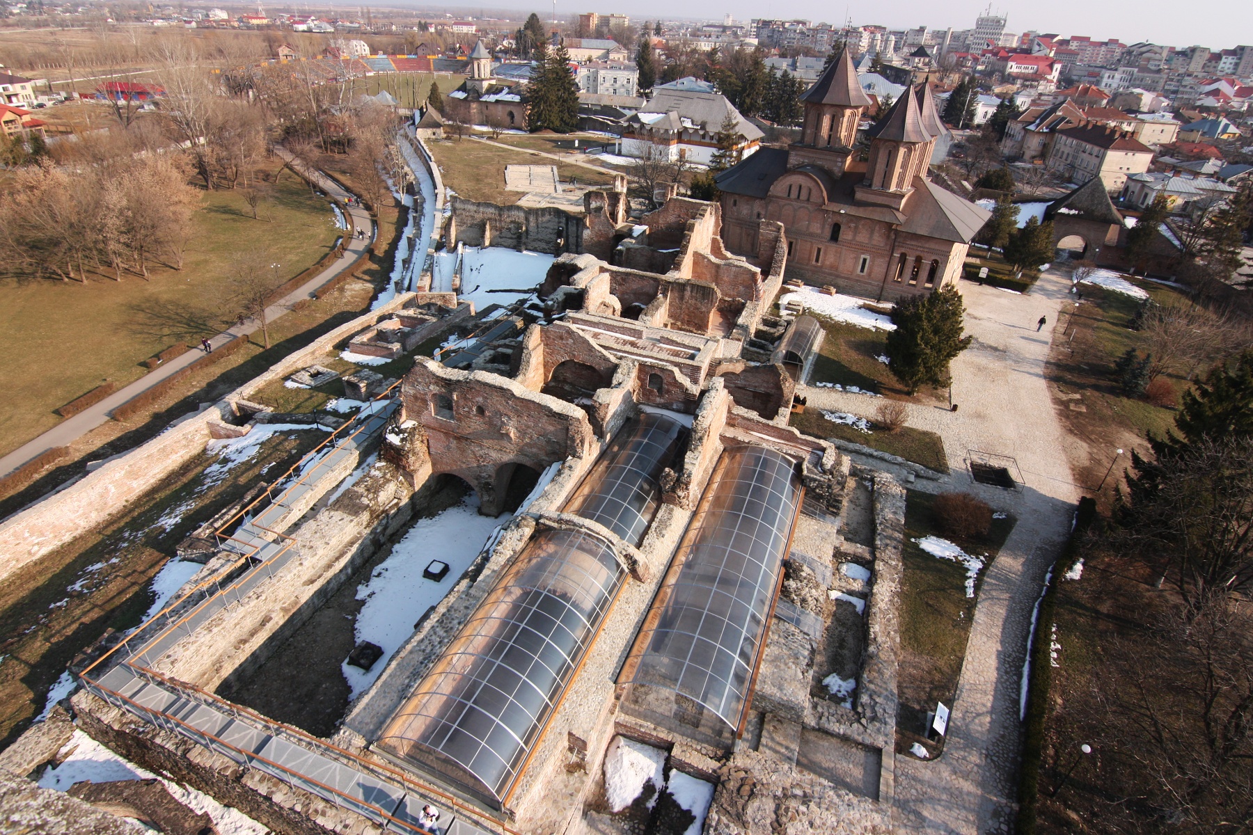 Curtea-domneasca-Targoviste-aerial-view