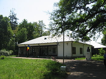 350px-Casa_memorială_Vasile_Alecsandri_de_la_Mirceşti