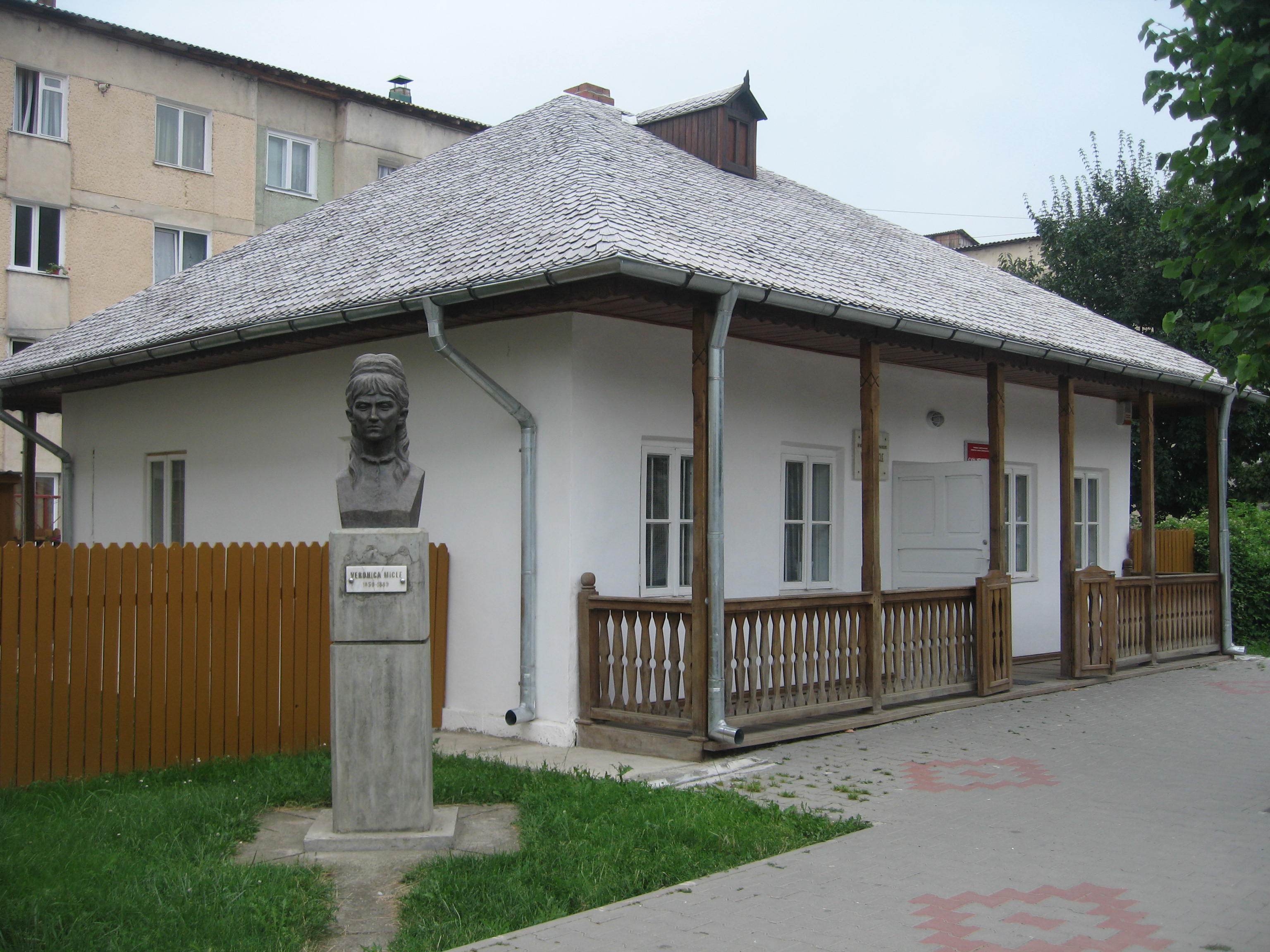Casa_memoriala_Veronica_Micle_din_Targu_Neamt3