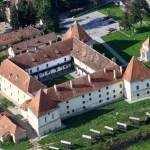 castelul-miko-var