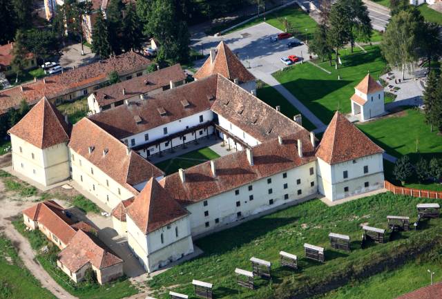 castelul-miko-var