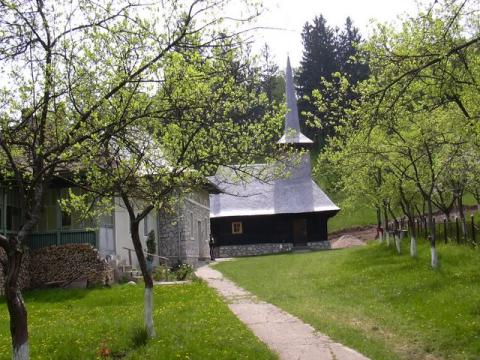 117896_manastirea-izbuc