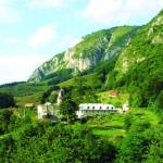 rugaciune-la-schitul-sub-piatra-din-apuseni-18344059