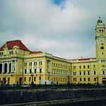 280px-OradeaTownHall