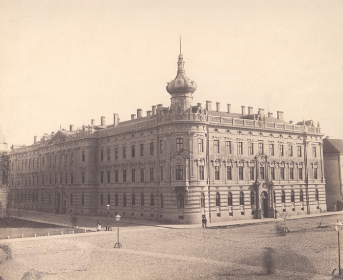 Palatul-Administratiei-Financiare-(Trezoreria)-din-Arad-20110408092544