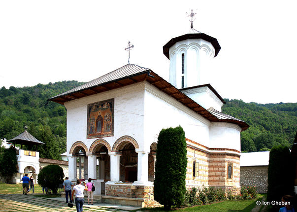 image-2010-05-28-7331738-56-manastirea-polovragi