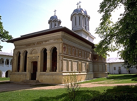 manastirea-caldarusani-3