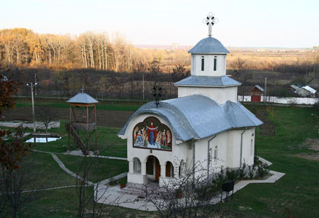 manastirea-mainesti-(1)