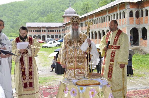 manastirea-valea-cosustei-2