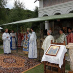 poza-Mitropolitul-Olteniei-la-hramul-Manastirii-Logresti
