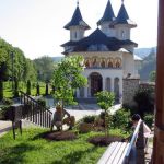 poza-manastirea-sihastria-1