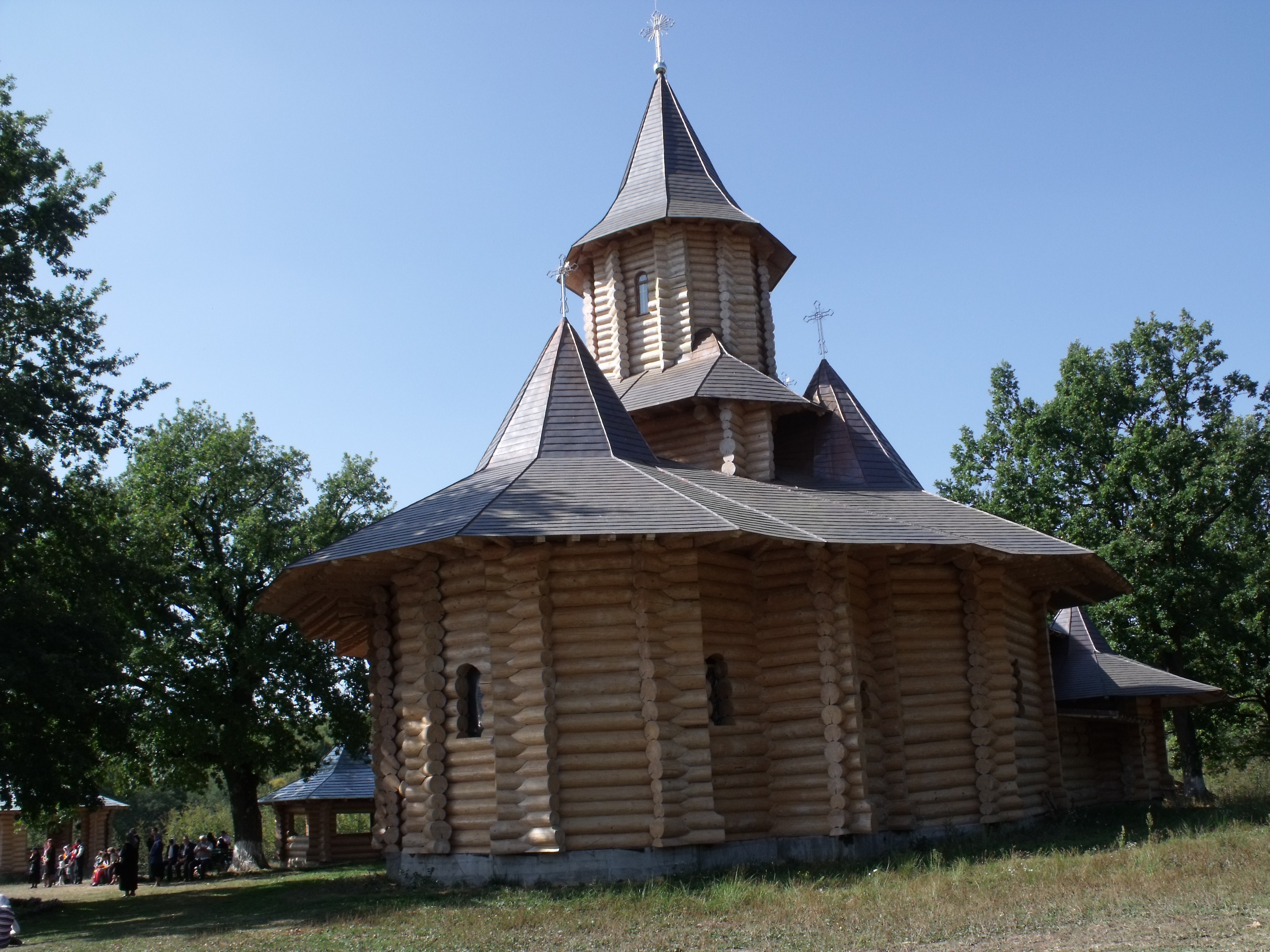 schitul-sfintilor-apostoli-petru-si-pavel_55b9f193af742c