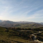Vedere spre Muntii Baiului din Secaria - si drum